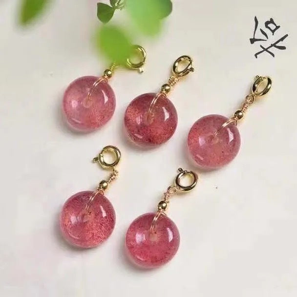 Natural strawberry crystal pendant safe buckle crystal accessories jewelry factory live delivery CB2111022 