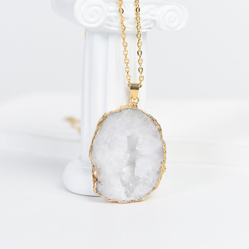 Exquisite and simple natural agate geode gold-plated pendant irregular crystal necklace jewelry accessories 