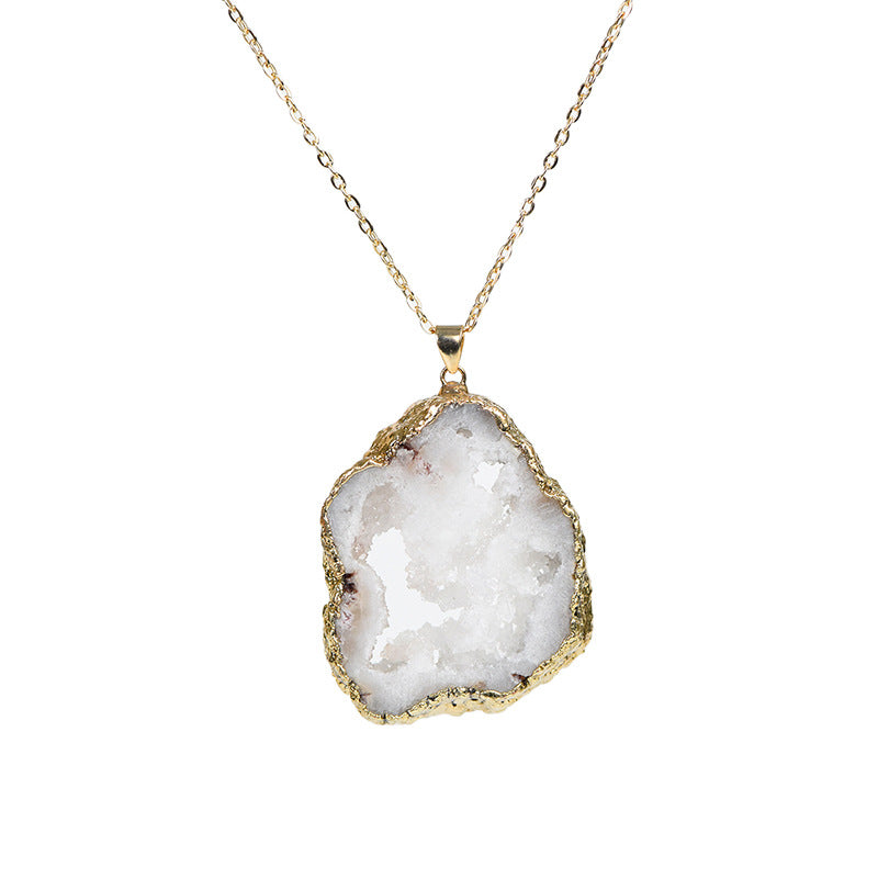 Exquisite and simple natural agate geode gold-plated pendant irregular crystal necklace jewelry accessories 