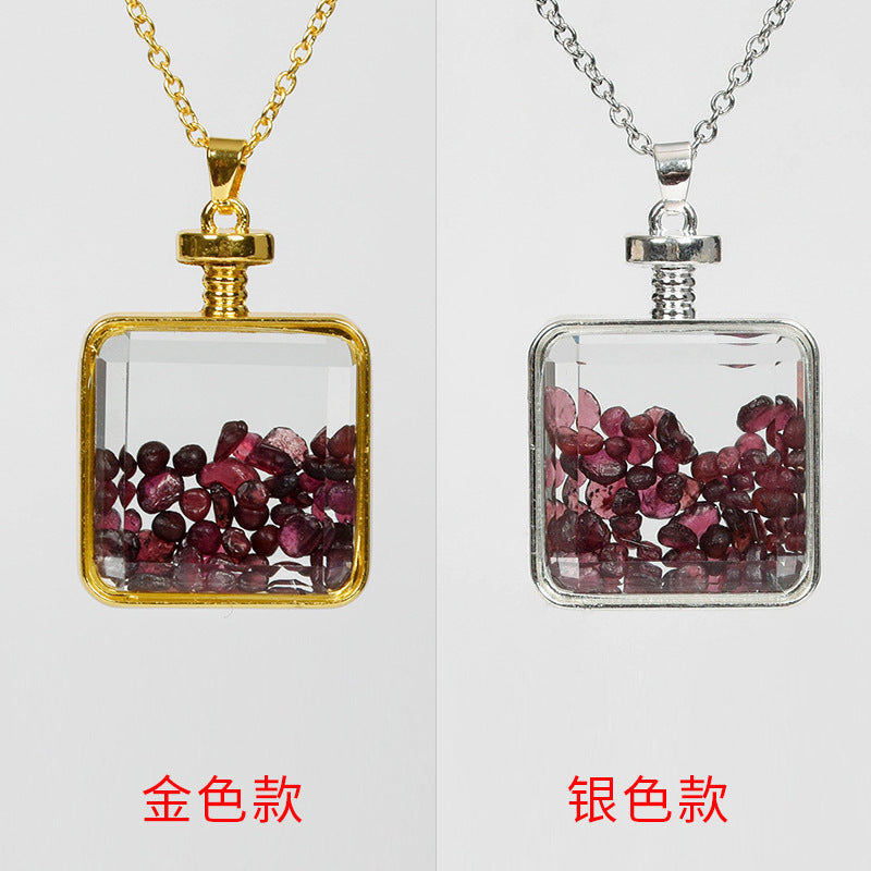 Hot-selling new multi-color optional rose quartz simple personalized necklace round pendant decorated with gravel squares 