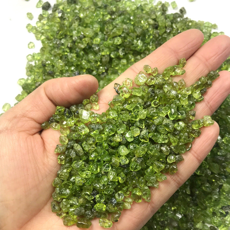 Natural peridot crystal gravel small particle fish tank decoration gravel crystal demagnetization stone 